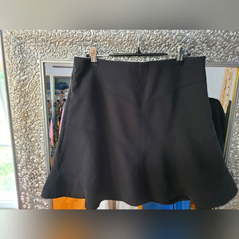 Ann Taylor Loft Black Mini Skirt. Size 8. 18 ½" Long.